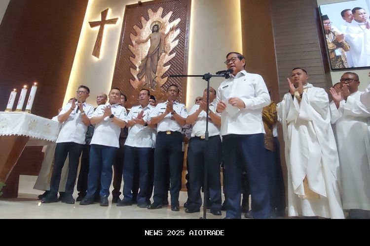 Gubernur Pramono Anung Jamin Natal Aman di Jakarta, Ajak Jemaat Doakan Korban Bencana Sumatera