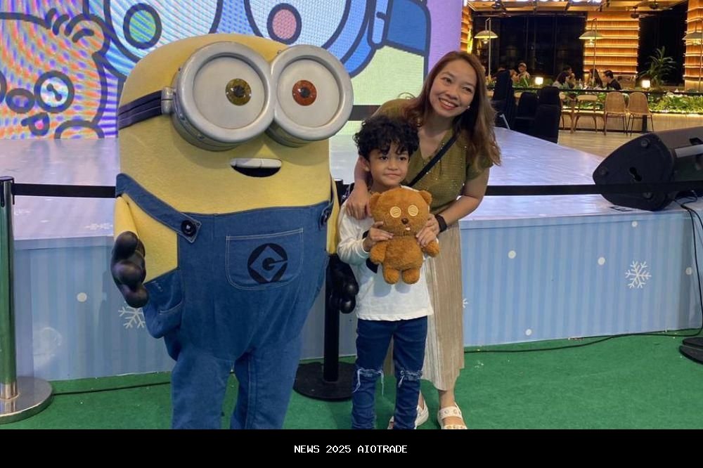 Sambut Libur Sekolah, Bob dan Tim Minions Meriahkan Natal di Lippo Mall Nusantara