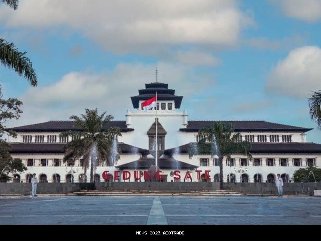 8 Destinasi Wisata Unik di Bandung untuk Liburan Keluarga, Nomor 8 Paling Legendaris