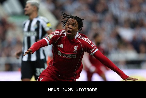 Foto: Bocah 16 Tahun Jadi Pahlawan Kemenangan Liverpool Atas Newcastle United