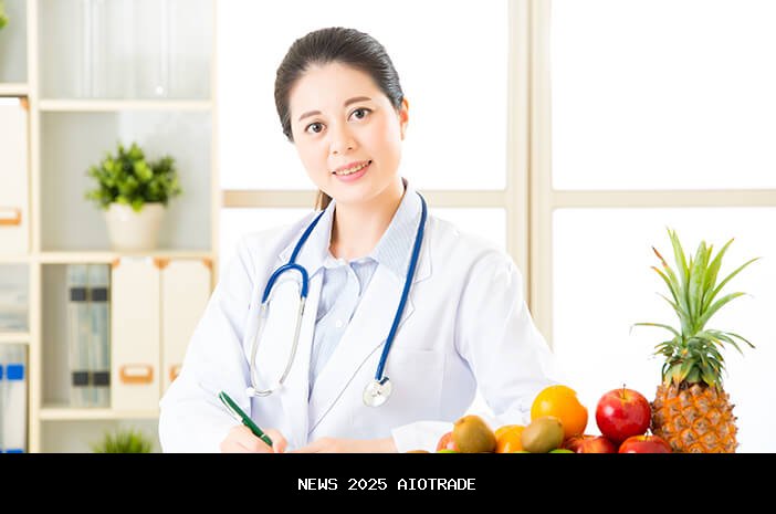 Dokter Tan Shot Yen, Ahli Gizi Viral Usai Kritik Program MBG