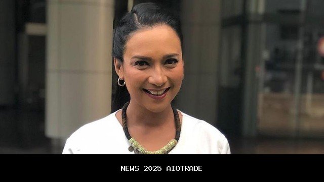 Shahnaz Beri Hadiah ke Almarhum Marissa, Kini Kuliah di FK UI