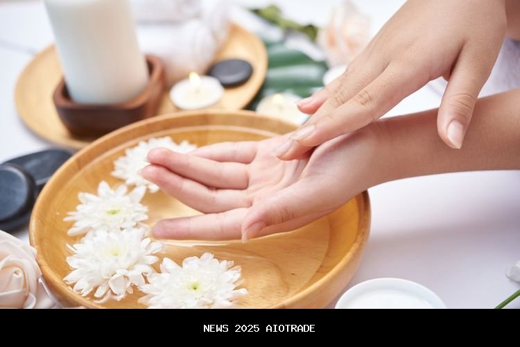 10 Cara Sederhana Merawat Kulit Kering Telapak Tangan untuk Kulit Lebih Halus dan Lembut