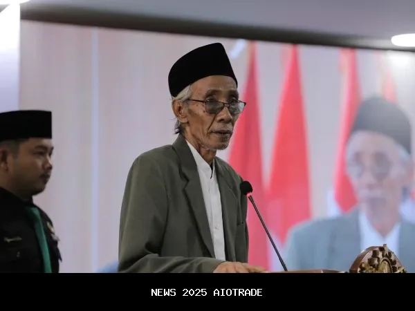 Kiai Ubaidullah Shodaqoh Umumkan Hasil Musyawarah Besar NU di Lirboyo