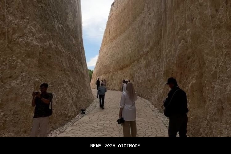 Wisata Baru Pantai Drini yang Mirip Pantai Pandawa Bali