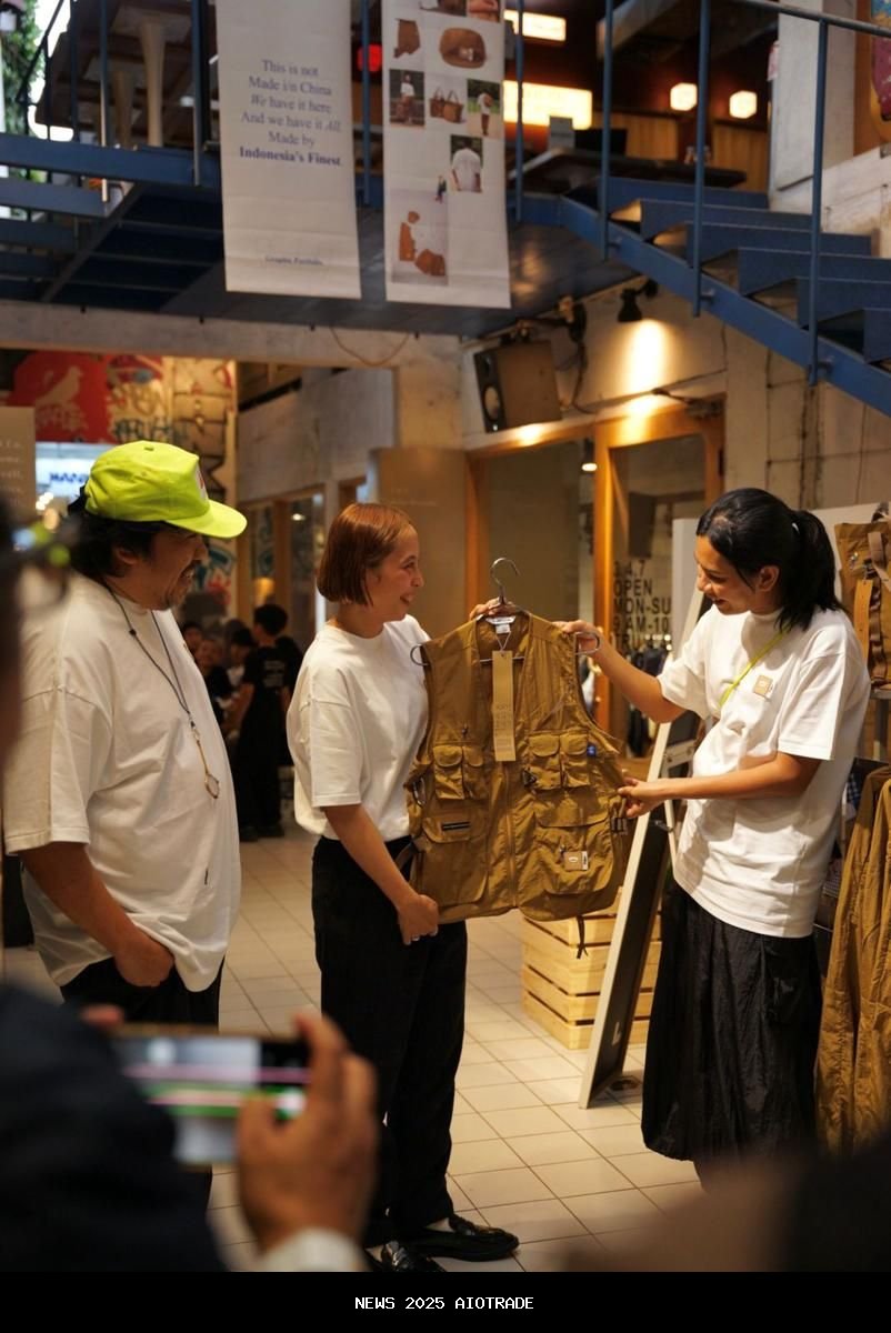 Toserbaku Hadirkan Pakaian Harian yang Terinspirasi Ritme Kota Bandung