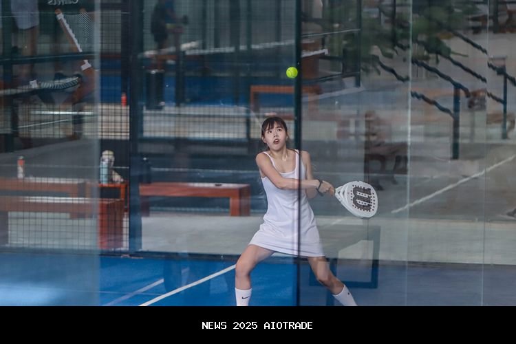 Dari Lapangan ke Gaya Hidup, 4 Pakaian Wajib untuk Bermain Padel