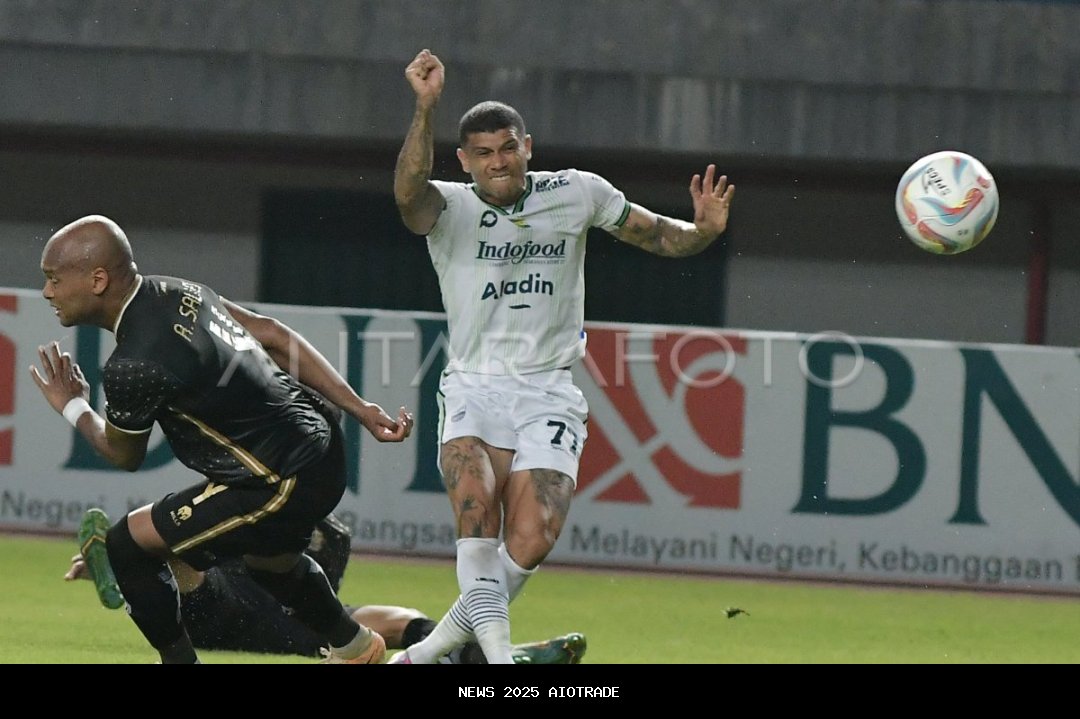 Persib Senyum Kembali di GBLA, Kalahkan Bhayangkara FC 2-0