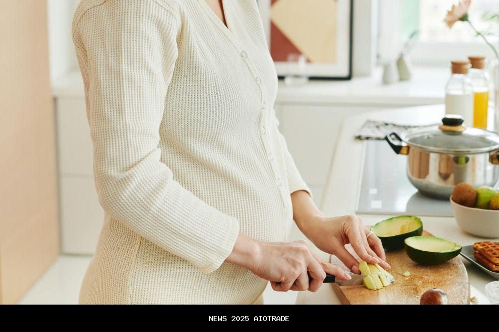 Benarkah Makan Buah Saat Hamil Bikin Anak Cerdas?