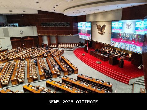 DPR Sahkan RUU Haji di Paripurna, 293 Anggota Hadir