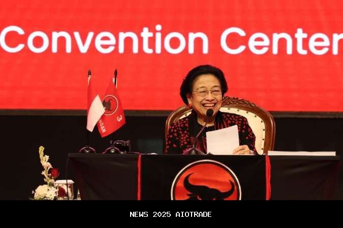 Megawati Minta Jangan Kirim Baju Bekas Sembarangan ke Korban Bencana, Ini Alasannya