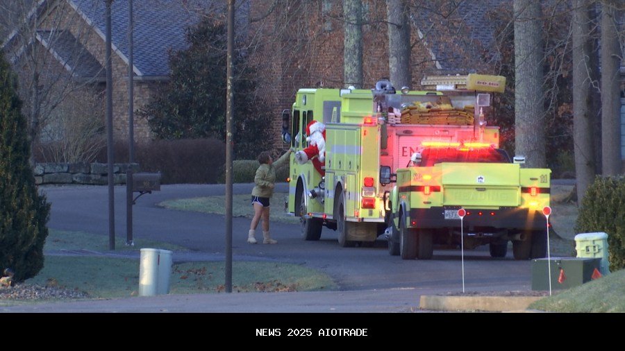 Spelter VFD mengadakan lari Santa tahunan melalui lingkungan sekitar