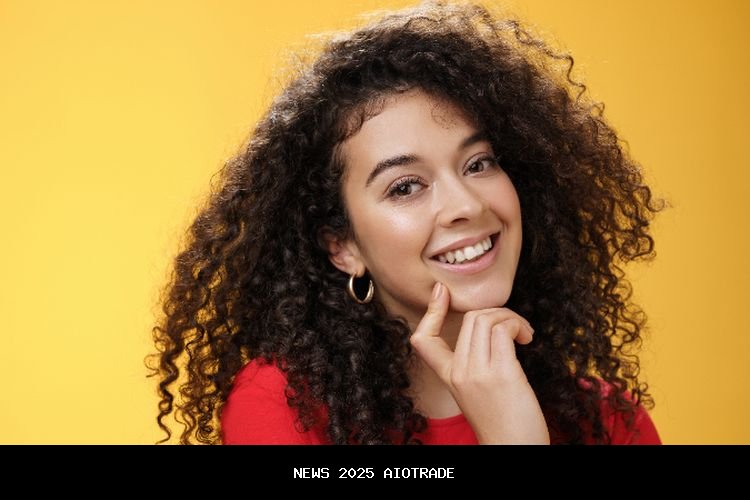 Anti Kusut! 6 Cara Merawat Rambut Keriting untuk Tampil Rapi