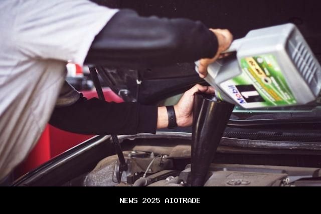 Perbedaan Oli Transmisi dan Mesin, Jangan Tukar!