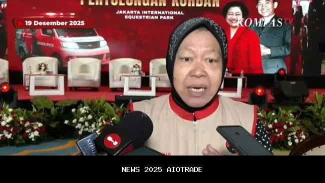 Risma Minta Pemerintah Bantu Korban Bencana Tanpa Pilih Kasih