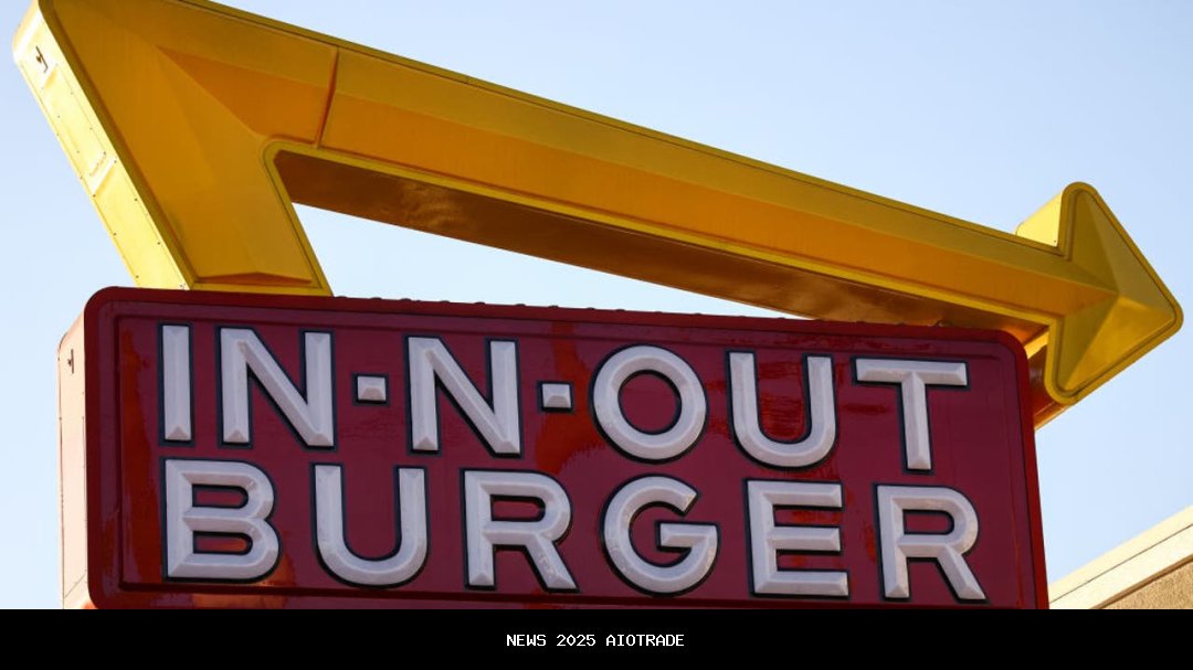 Antrian di In-N-Out di Tennessee sangat panjang sehingga kini ada aplikasi untuk memantau waktu tung