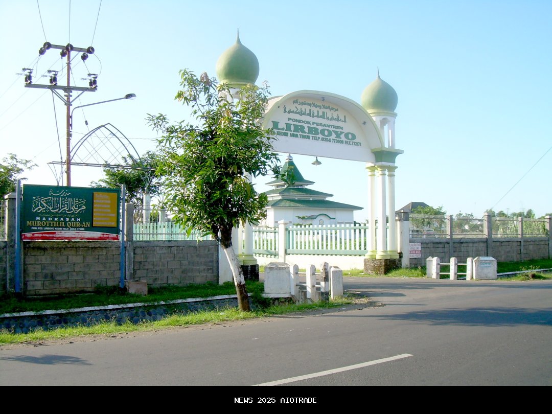 Chairul Tanjung Minta Maaf Atas Program yang Menyinggung Pesantren Lirboyo
