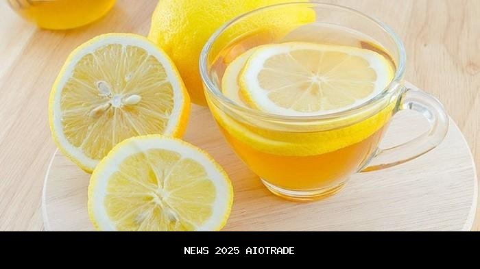 Hanya Minuman Segar? Ini Dampak Air Lemon Hangat Pagi pada Pencernaan dan Kulit