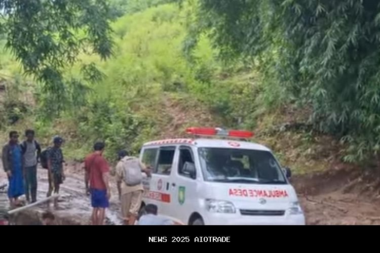 Jalan Rusak, Warga Sumbawa Sulit Akses Kesehatan