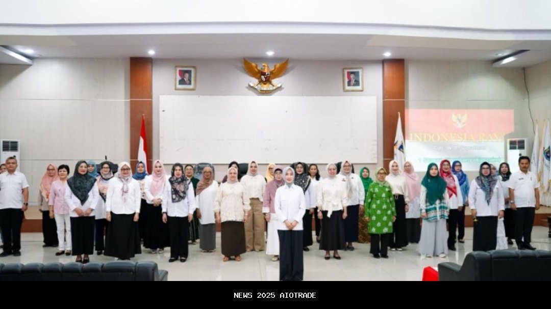 Sry Nirwanti Bahasoan Mengguncang IN2MOTIONFEST 2025 dengan Pesona Batik Bomba Sulteng