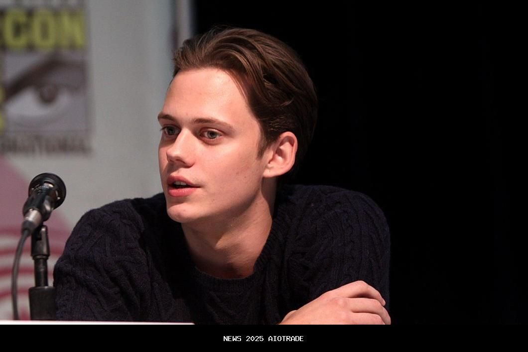 7 Fakta Menarik Bill Skarsgård sebagai Pennywise, Mengaku Lelah!