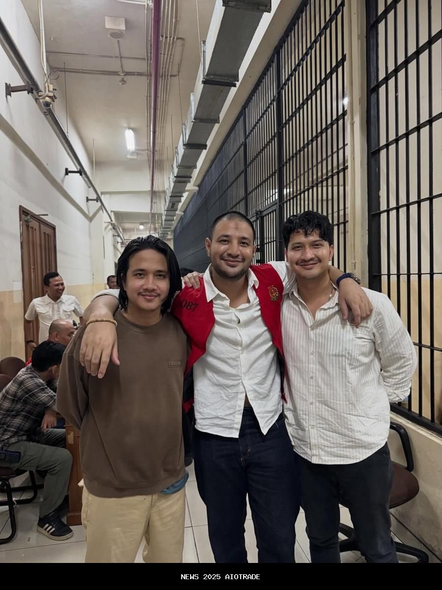 7 momen haru Ammar Zoni dikunjungi kedua adiknya