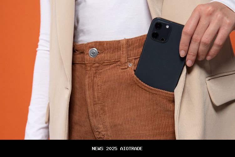 Apakah HP Terlalu Lama Berbahaya bagi Kesehatan?