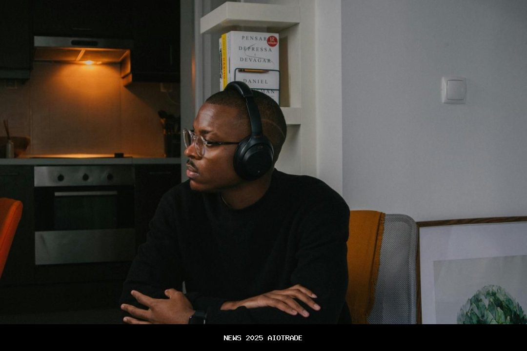 5 Alasan Mendengarkan Podcast Saat Malam Memberi Ketenangan