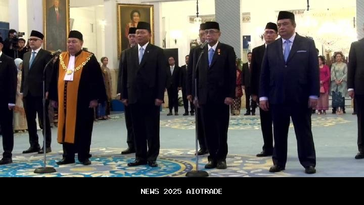 Pemberian Tanda Jasa ke Puan dan Dasco di Tengah Demo DPR Dinilai Kontradiktif