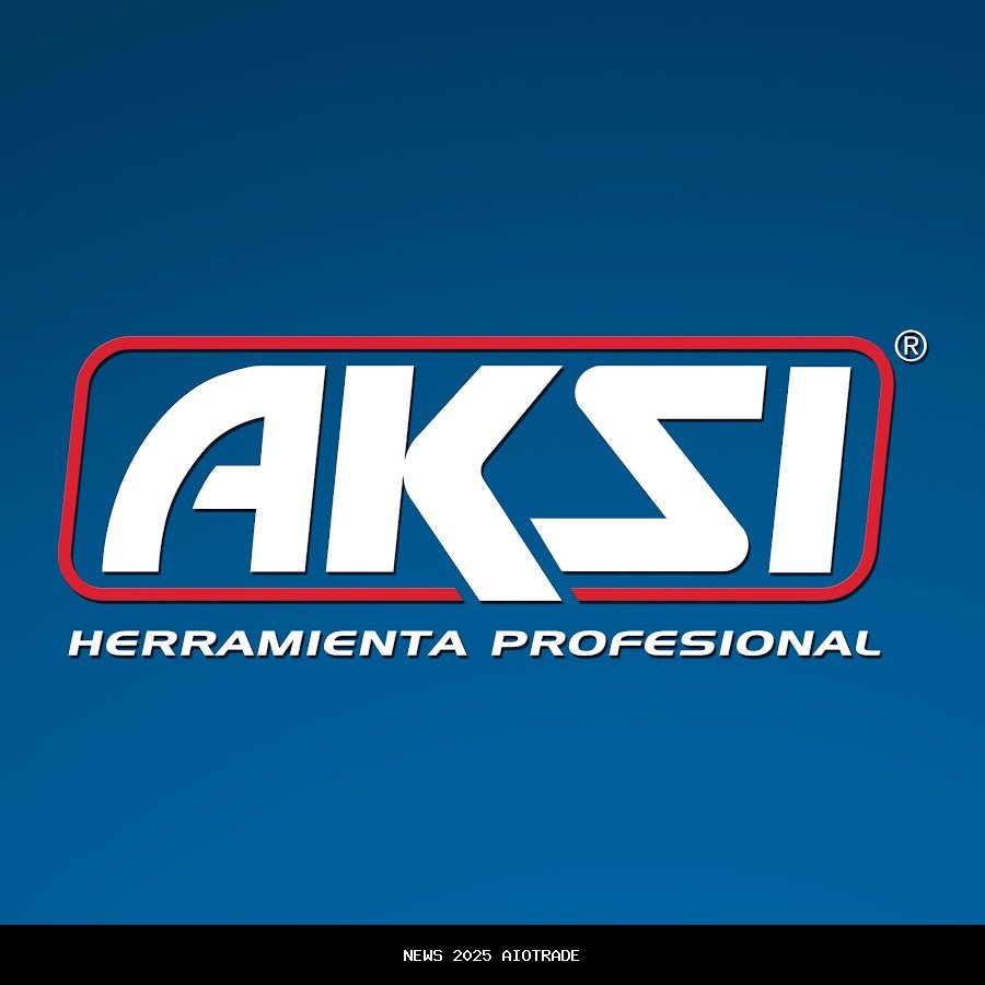 Aksi Berbahaya Pemuda Menghirup Lem di Jembatan Banua Anyar