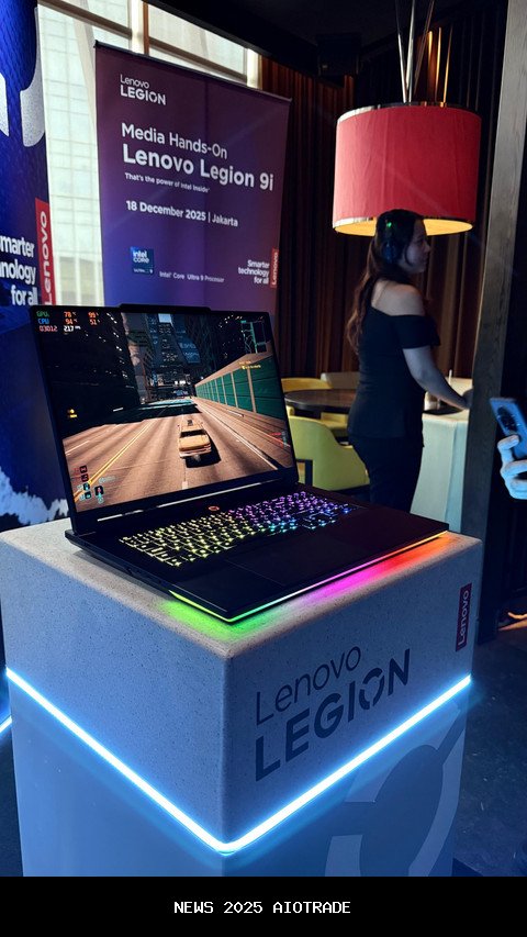 Harga dan Spesifikasi Laptop 'Dewa' Lenovo Legion 9i Gen 10 yang Resmi Dirilis di RI