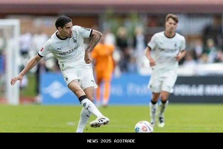 Kevin Diks Jadi Tumbal Kemenangan Monchengladbach di DFB Pokal, Debut Bundesliga Tertunda?